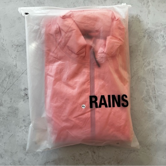 NWT Rains Padded Nylon Vest Pink Sky Small - Picture 11 of 11